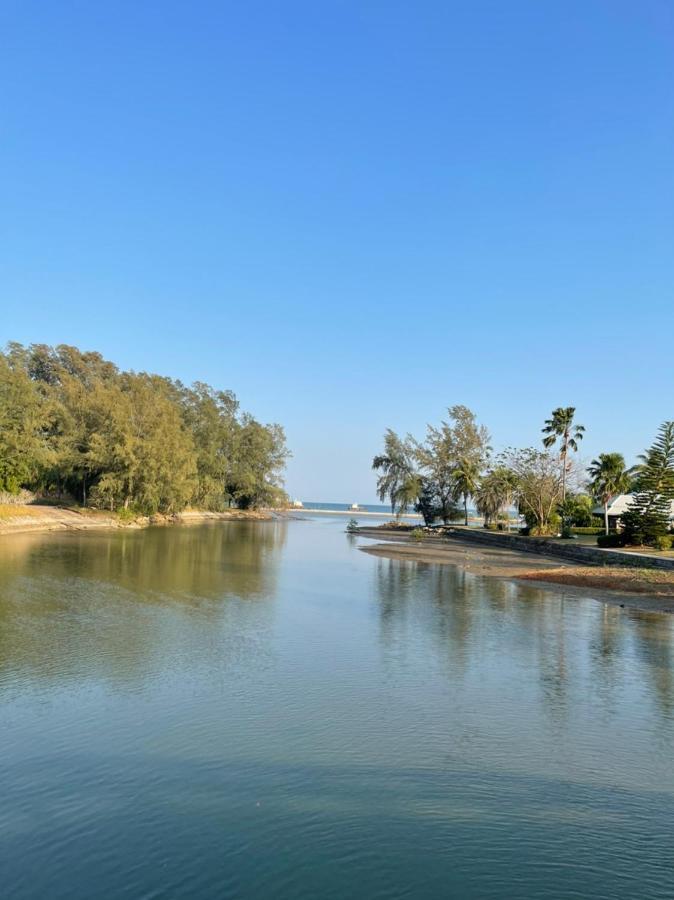 F16 Rock Garden Beach Resort Rayong Exterior photo