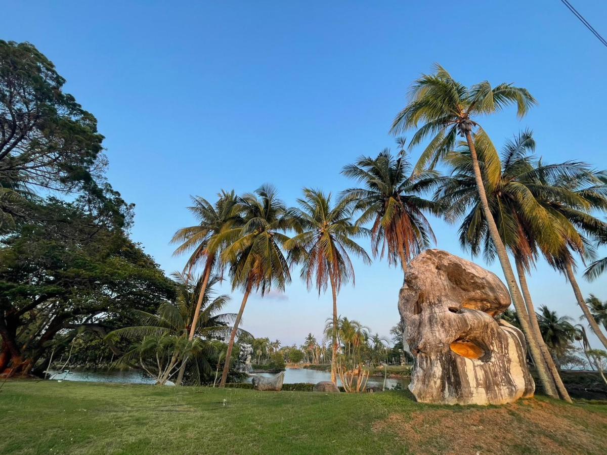 F16 Rock Garden Beach Resort Rayong Exterior photo